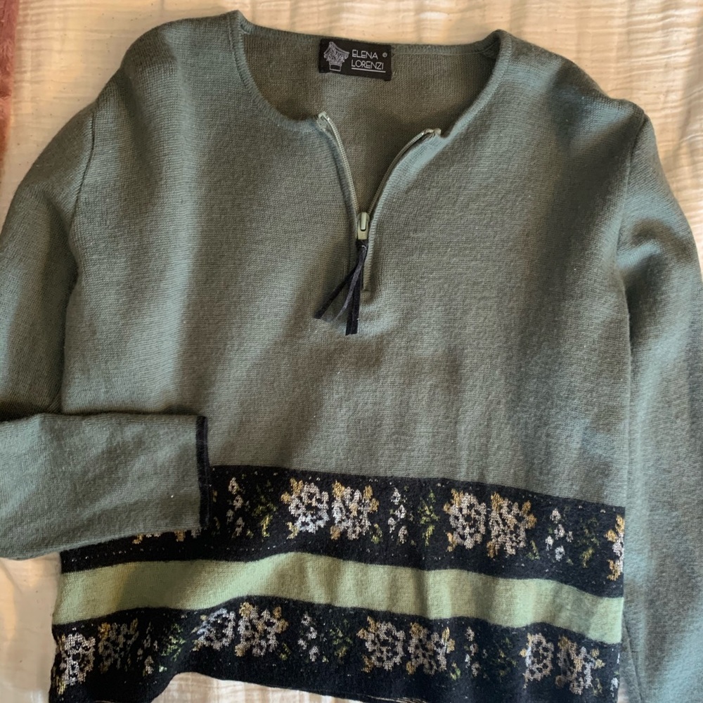 Adorable Vintage Sweater